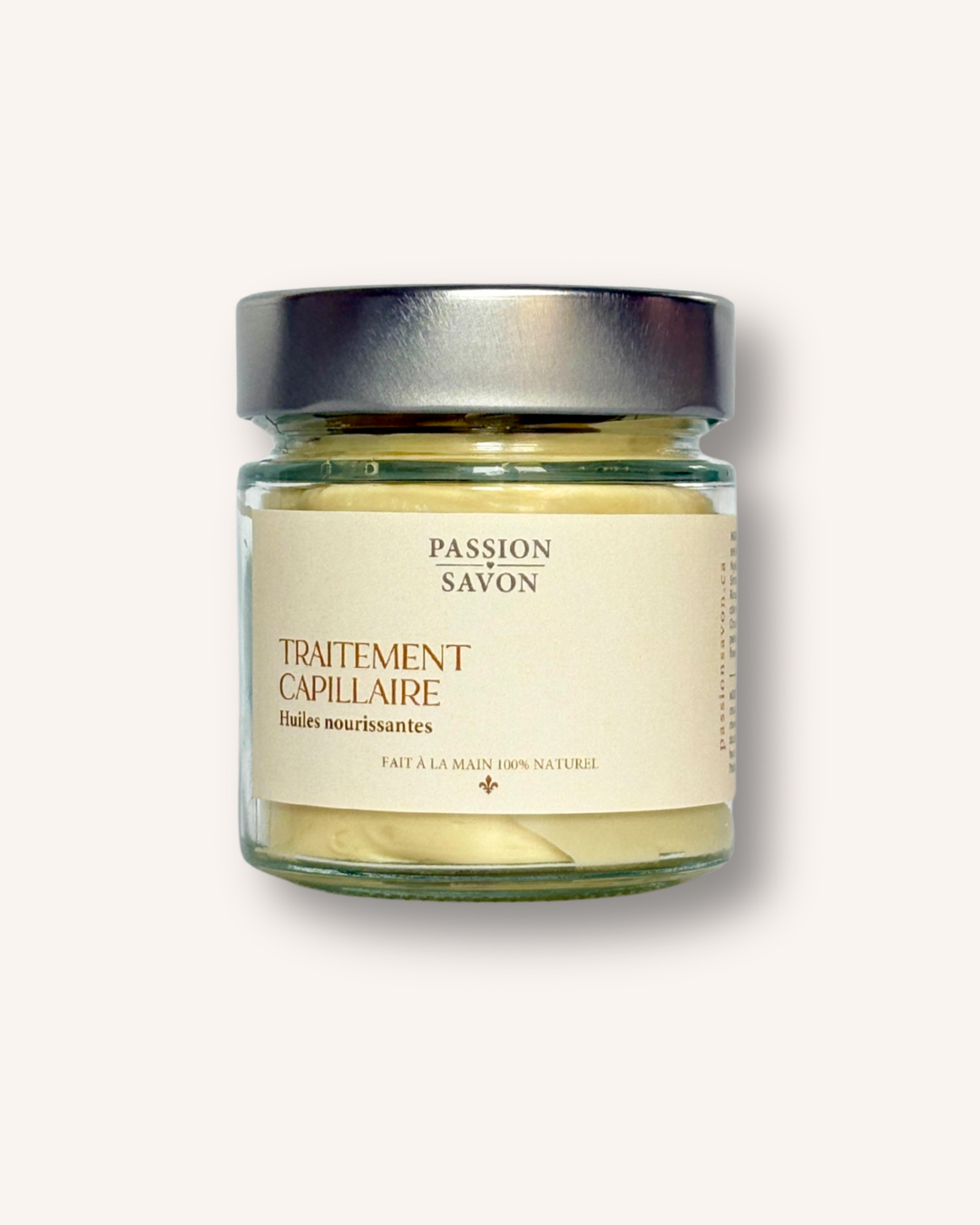 Traitement capillaire aux huiles nourrissantes